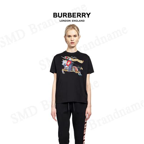 เสื้อผ้า Burberry